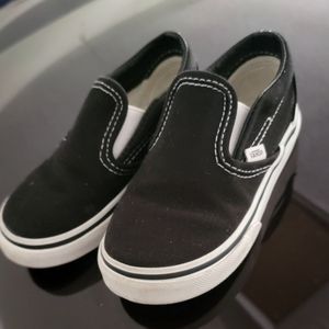 Unisex black Vans toddler size 8